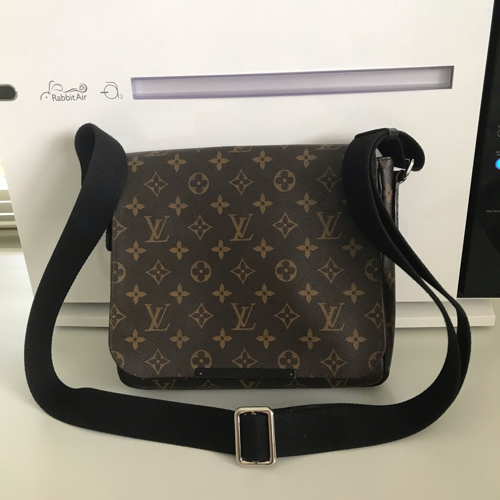Louis Vuitton Macassar District Messanger Bag